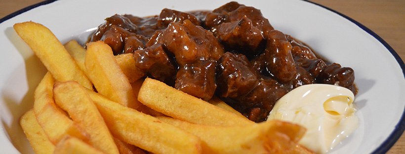Deborahvdpol's tweet photo. Belgisch stoofvlees met friet https://t.co/onki83ONtR https://t.co/RdHLNjZg6a