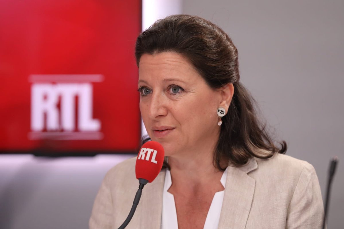 RTLFrance's tweet photo. #NumerusClausus : "Nous ne voulons plus que des gens qui ont zéro à un examen puissent être médecin", dit @agnesbuzyn dans #RTLMatin avec Yves Calvi et Michel Cymes https://t.co/66LxxQK9Bz
