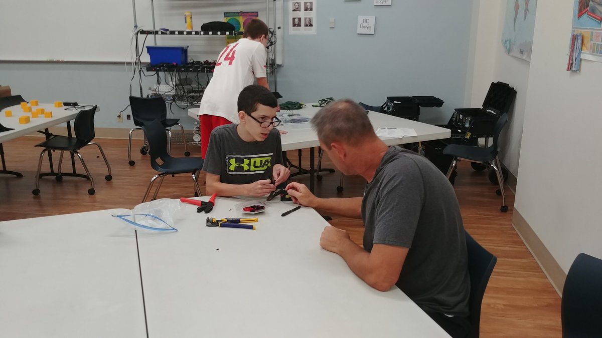 RoboteerCadets's tweet photo. Its Roboteer Cadet workshop time. Two months to get two robots designed and built. https://t.co/PC32h1AFd2