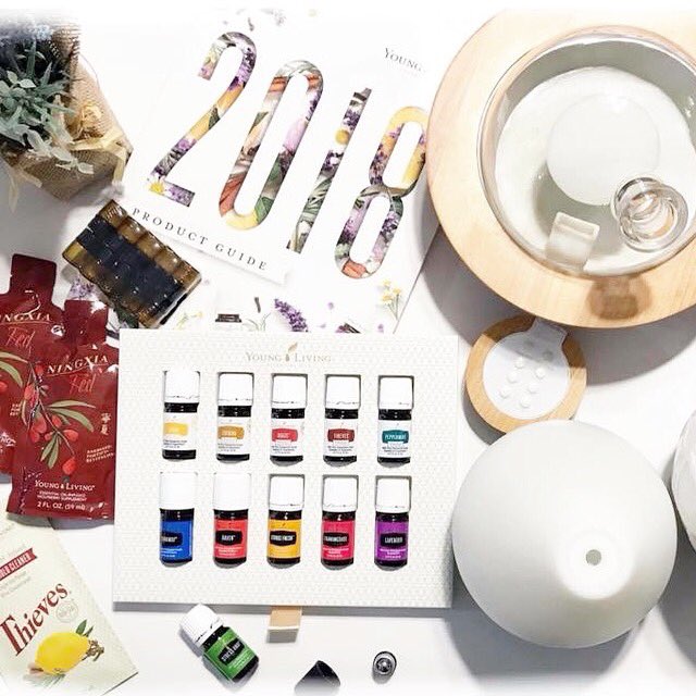 Sugar_Bananas's tweet photo. ‼️LAST CHANCE!‼️  

Last day to get the Premium Starter Kit from Young Living for the lowest price!  

11 oils, a diffuser, and LOTS of extras.

🚨 HURRY!  Sale ends today and you won't see this price again for a VERY long time!  🏃🏻 

Click here 👉 https://t.co/Rw8FudbPqN https://t.co/un1z91zHyJ