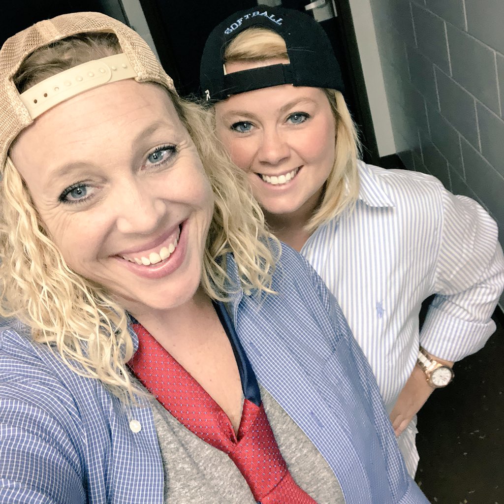 MsBryanMTS's tweet photo. Frat day wasn’t so bad after all 😜😎👀 #HoCo2018 #KNOWmoore https://t.co/dXI6CPcOGk