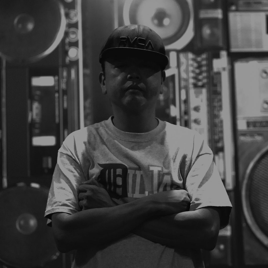 nqsphoto's tweet photo. Charlie on the #beatjunkies. #streetdreamsmag #podcast #radio #plugonetwo #music #hiphop #dj #losangeles #LA #mc #dashradio #highsnobiety #portraitphotography #hypebeast #musicphotography #beatjunkieradio #streetphotography #dope #streetwear #dilla https://t.co/nVZwMrU9Er