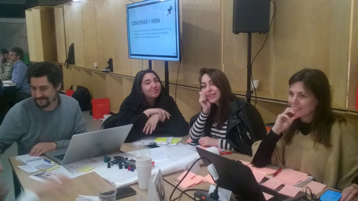 SUDARIN's tweet photo. #Hackaton #chicasTI de #UAI  #emprender #innovacion #tecnologia felicitaciones!!! @UAInow @GrupoUAITECH @Medevincenzi @nestorbalich @conexionabierta Gracias @asea_arg y #SantanderRio Mañana final!! https://t.co/YBj5Q1Xx72