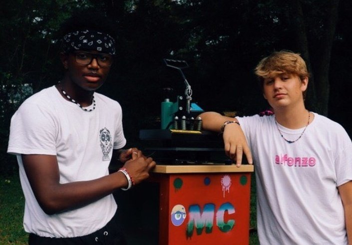 IdeazMc's tweet photo. Yung men getting money https://t.co/IIMXUVTITs