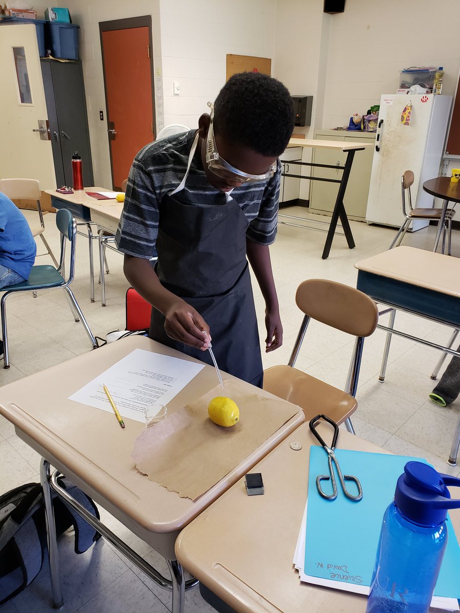 juliedelyser's tweet photo. Our first science lab. #safetyfirst #growyourway @WMSMarauders https://t.co/WC8OOaJXVl