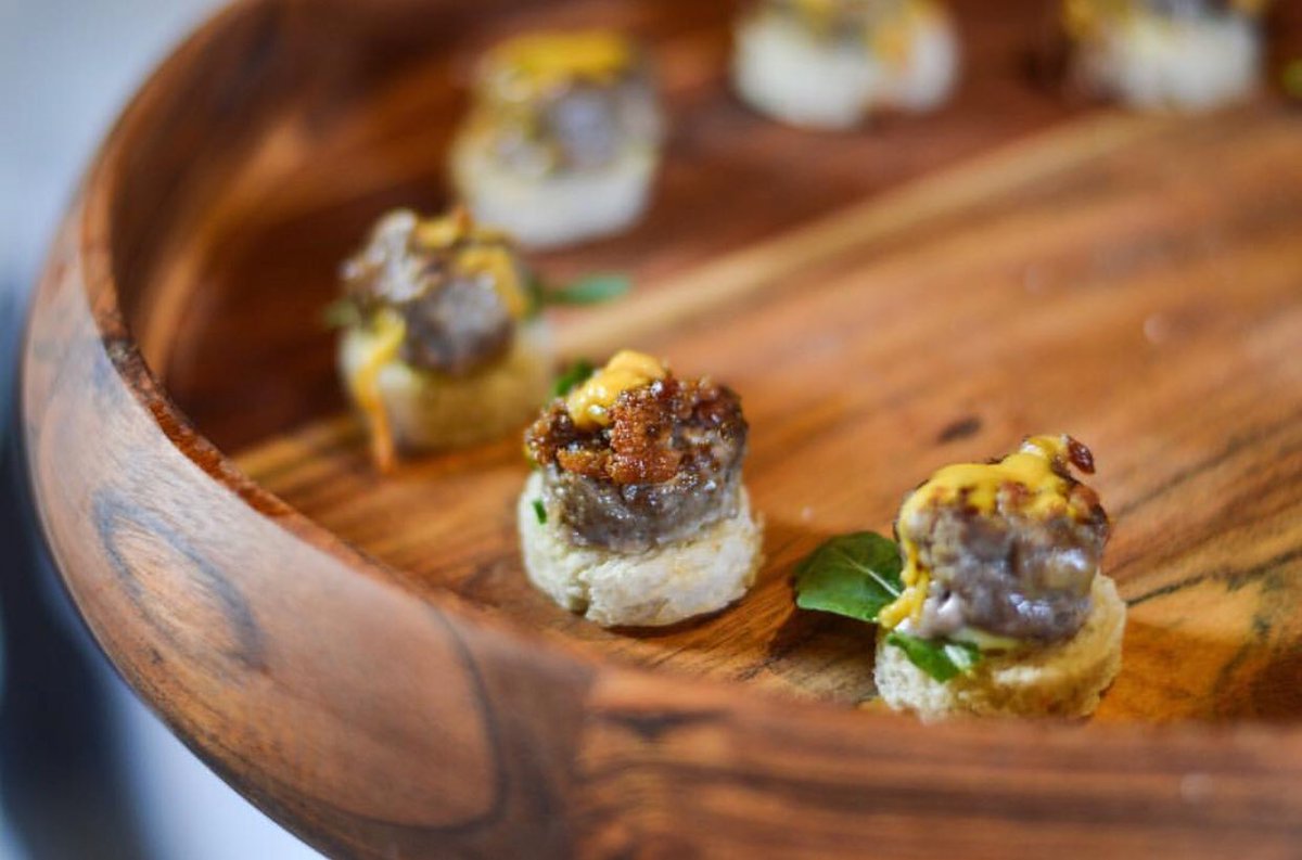 ShinDigSF's tweet photo. In honor of #NationalCheeseburgerDay  @CulinaryEye https://t.co/sJQAMQC5QW