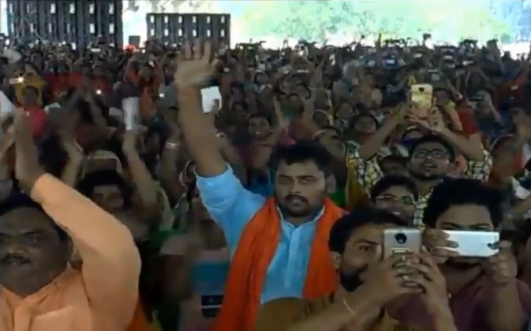 bulbulroymishra's tweet photo. The growth in Varanasi, people who come to the airport are also becoming witnesses.
There is a continuous increase in the number of tourists.
Smart Banaras has a smart transport, works is on way to modernise every way of transport: PM https://t.co/6xAZ335aIu