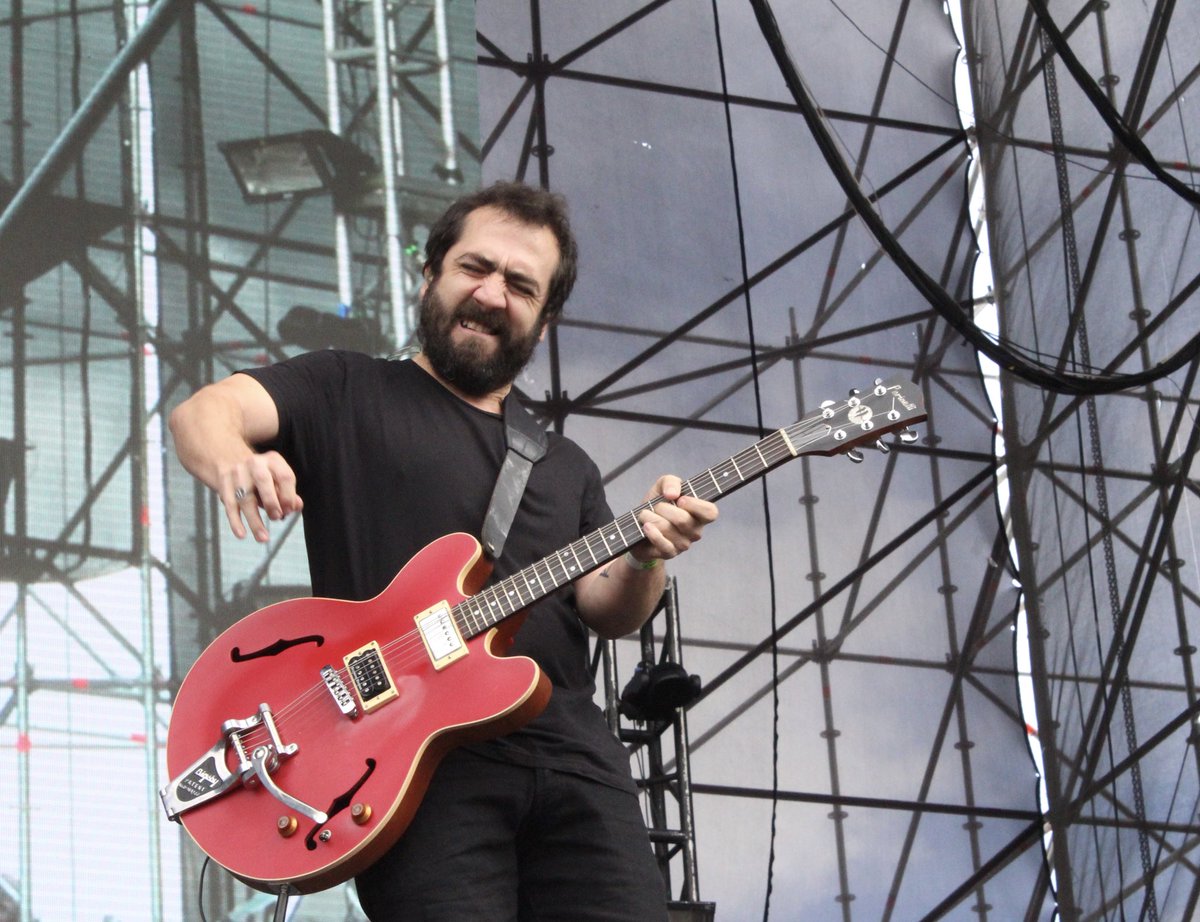 alice_freckles's tweet photo. 📸 @redweichafe en el @rockfestmx 2017 #RockFestMX #VotoXLaPaz #SomosMuchosMás #SomosTodos en #ForoPegaso #MexicoCity #musicshow https://t.co/1CnGEQZ5pC