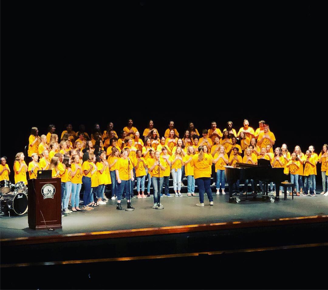 jenney_merritt's tweet image. What amazing performances by the Madison City Chorus programs tonight celebrating #20yearsofMCS! 400+ hard working young musicians and 4 dedicated teachers on stage was a great sight. Proud to work in a system that will #supportthearts! 🎵💙💯❤️ #MCSconnect #MCSlearn #DMSlearn