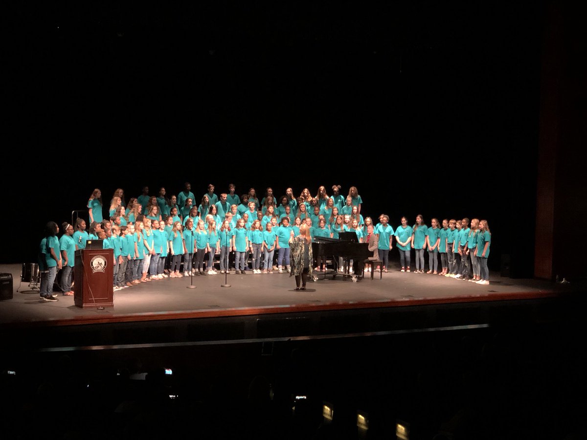 jenney_merritt's tweet image. What amazing performances by the Madison City Chorus programs tonight celebrating #20yearsofMCS! 400+ hard working young musicians and 4 dedicated teachers on stage was a great sight. Proud to work in a system that will #supportthearts! 🎵💙💯❤️ #MCSconnect #MCSlearn #DMSlearn