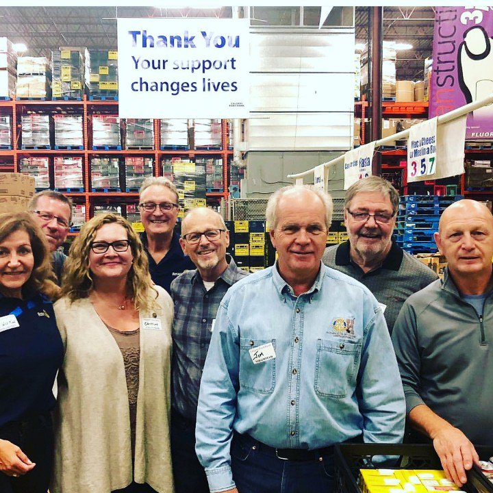 rotarycchp's tweet photo. Great work today preparing 400 food hampers for 1000 Calgarians. #calgaryfoodbank #rcchp #rccheritagepark #communityservice #serviceaboveself #rotaryinternational #district5360 https://t.co/4PFlbEYcHP