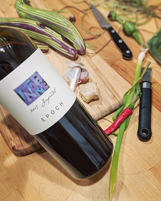 afwineworks's tweet photo. My calendar is starting to fill up with harvest dates! 🍇Enjoying some #zinfandel inspiration tonight, made by @jordanfiorentini! 🍷(paired with Thai eggplant 🍆 and basil) #forthezin #epochwines #bacawines #anthocyanin https://t.co/NRdSX8fYrI https://t.co/p6aWlK1KWg