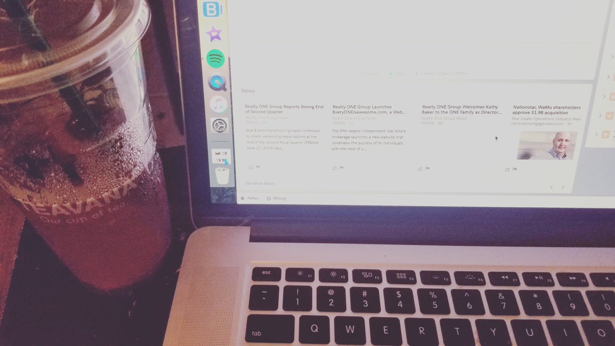 BthebestucanB's tweet photo. Keep on keeping on that #latenight grind! As @garyvee says 11-2! #neverstop #garyvee #11to2 #thegrind #realestate #marketing #business #success #thejourney #midnight https://t.co/e27Chqw6iU