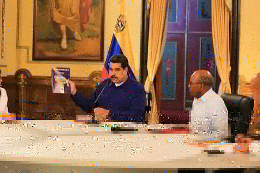 Nuestro Pdte <a href="/NicolasMaduro/">Nicolás Maduro</a> ha realizado importantes anuncios para fortalecer todo el sistema educativo del país, el futuro de la patria comienza por garantizar la educación de nuestros niños y todos estamos convocados para sumarnos en este gran esfuerzo #EducaciónDeCalidad