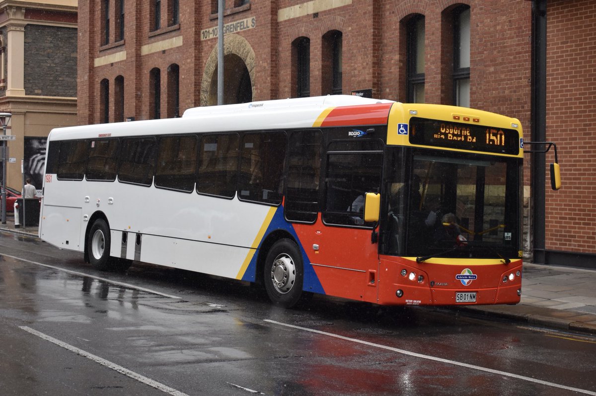 cjsheldon2012's tweet image. The first locally produced Scania K320UB, Bustech VST has finally entered service, as 1981 with Torrens Transit, seen here today on a 150 to Osborne. #Adelaide #Bustech #PrecisionBuses
