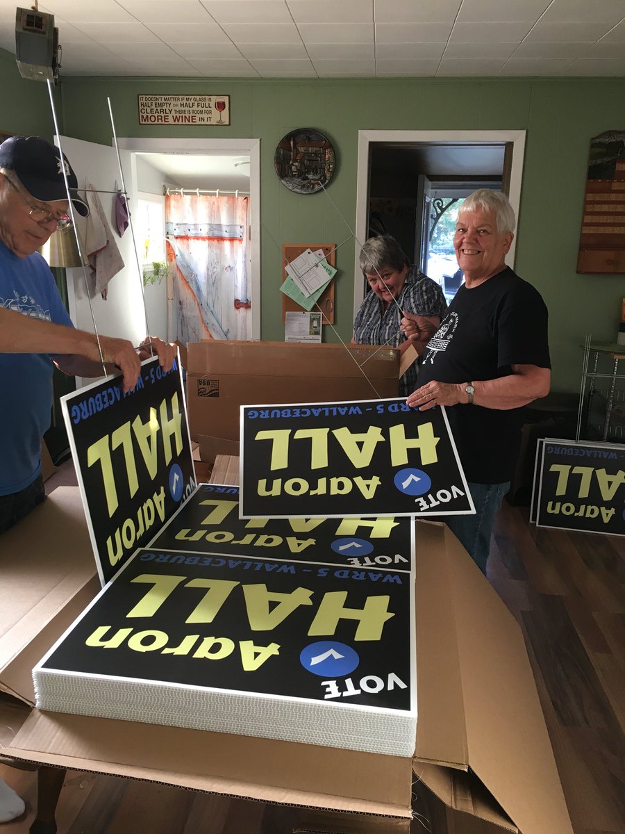 Aaron__Hall's tweet image. It has been a great couple of days delivering signs in #Wallaceburg! Thanks for all of the support 😊❤️🗳 #Project627
