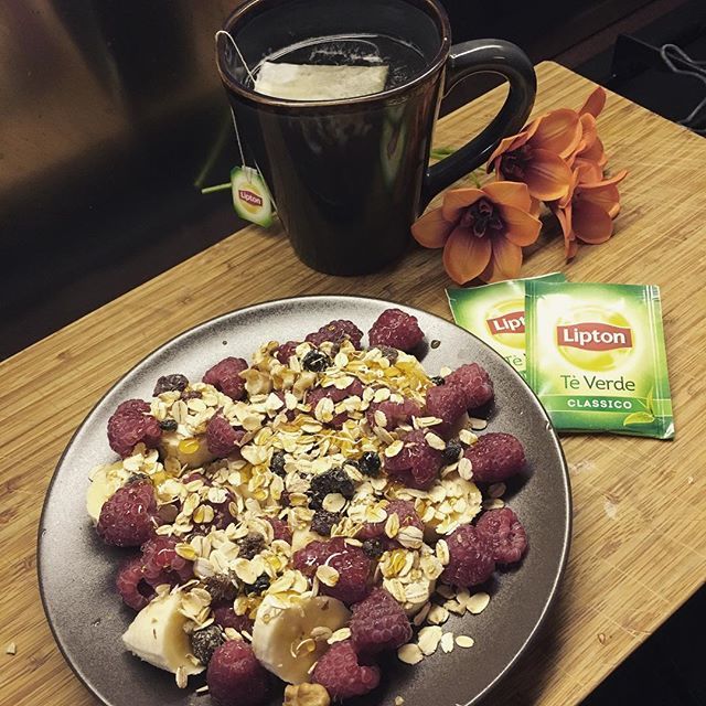 GiuliaZambelli's tweet photo. 🌺buon giorno🌺
Che colazione avete fatto oggi...??😘
🌟 #ChallengeYourBodyPrograms 🌟
.
.
.
#fitness #sport #instafit #workout #Ilovesport #instadaily #instafollow #Ilovefitness #me #dimagrire #toneup #loseweight #fitnessmotivation #fitnessjourney … https://t.co/ZOUkjZDHm0 https://t.co/asNLrDLWNn