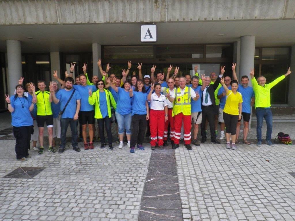 UNASS_fr's tweet photo. #Raid2018  Dernière etape hier entre Guyancourt et Paris Toujours sous l'œil vigilant des Secouristes Bénévoles #UNASS @Telethon_France @portailmalin @GroupeLaPoste @LPNews_IDF @Unass_IdF @UnassSommoise https://t.co/61TOuPs9WK