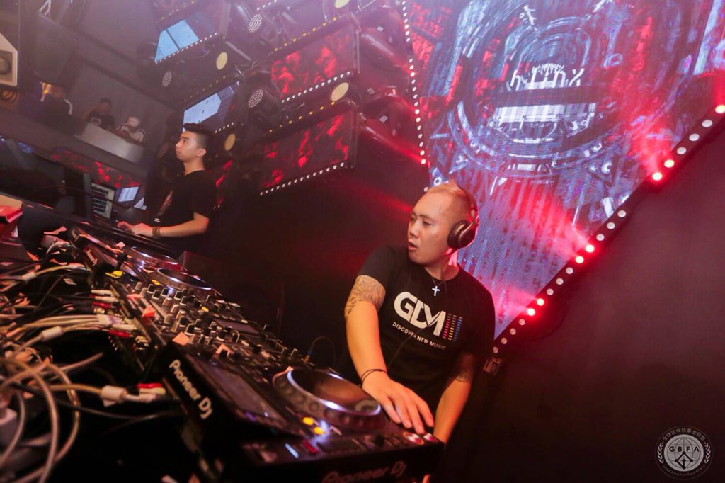 GDMworld's tweet photo. We had a very good time in Hangzhou❗️Guest DJ @takahiroyoshihira joined the GDM event from Japan and livened it up🍾

#GDM #GDMWORLD #GDMCoin #DJ #perform #dancemusic #EDM #hlinx #hangzhou #club #party https://t.co/InE3tQP0hd