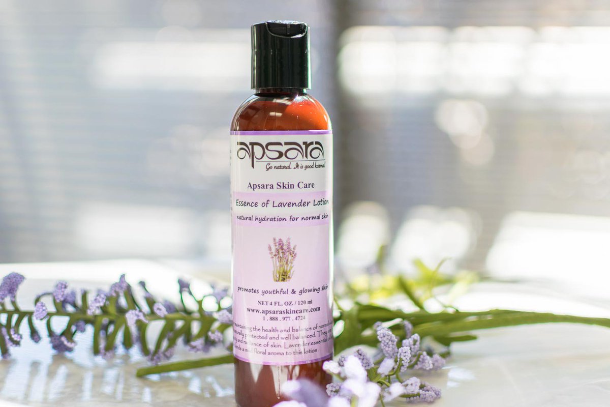 DailySkinTip's tweet photo. Essence of Lavender Lotion packs a powerful #skinperfecting punch. Hydrates, nourishes & reduces the look of #darkspots, unevenness, hyper-pigmentation & dullness. It's natural, #vegan and made with love & great energy :) https://t.co/bvf3ff8ckG