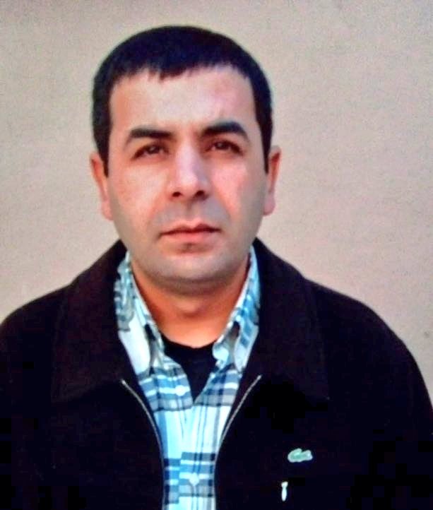 KacSatOldu's tweet photo. 24 yıldır hapishanede olan siyasi tutsak #VefaKartal, özgürlüğü için 75 gündür Tekirdağ F Tipi Cezaevinde ölüm orucunda.!
Sesini duyurmaya çalışan Vefa Kartal’ın bilincinin kapanmak üzere olduğu ortaya çıkalı 1 kaç gün oldu. https://t.co/nJYVRjETx5