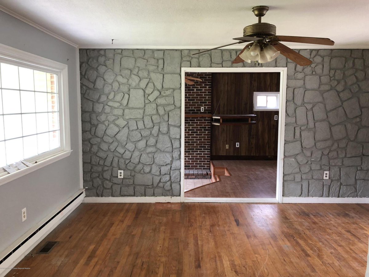 ARCRealEstate10's tweet photo. Great New listing in Tuckerton, NJ! 3 beds & 2 baths for 169k.
#tuckertonrealestate #tuckertonrealtors #njrealestate #njrealtor #arcrealestate #sellingrealestatenj #oceancountyrealestate #oceancountyrealtor #jerseyshorerealestate #jerseyshorerealtors #buyingnewjersey #sellwitharc https://t.co/konr5glaPb