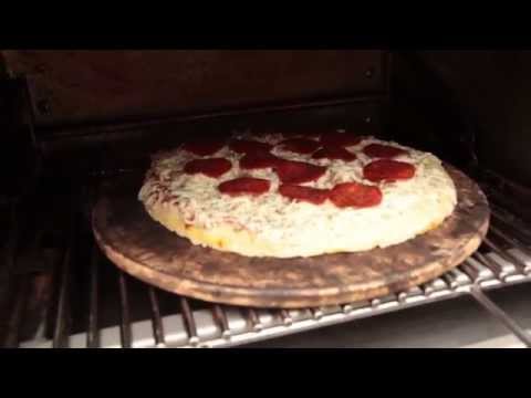 Foodixoo's tweet photo. New post (How to cook frozen pizza on the Twin Eagles Salaman BBQ Grill) has been published on Foodixo - https://t.co/fgUMbTiRiH https://t.co/cuPgZFIwKH