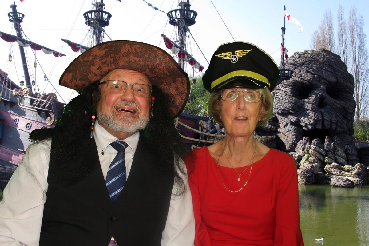 Yo Ho Ho! It's talk like a Pirate day. #talklikeapirateday #talklikeapirate #photobooth #pirate #jacksparrow #greenscreen #photobooth