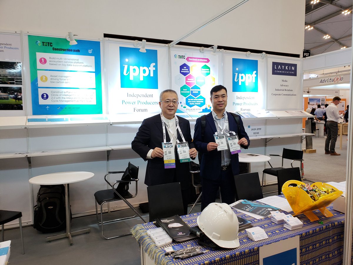 GELGreenElement's tweet photo. Dr.Lin just finished his attendance in @powergenasia yesterday, his idea of blockchain enabling green energy development has been strongly welcomed and endorsed by other participants. What a successful presentation! Many thanks to the invitation of POWER-GEN Asia! https://t.co/cKPjh39ajY