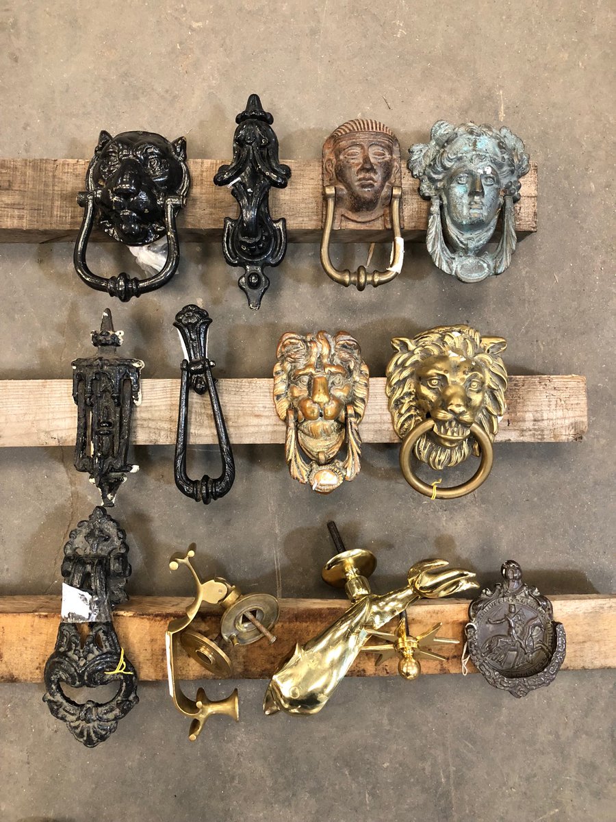 fromerec's tweet photo. Knock knock genuine period door knockers from the regency to mid century in iron and brass #Antiques #Antiquedoorknockers #Brass #Iron #Ironmongery #Doorfurniture #Periodfittings #Fromerec #Fromereclamation #Lovelyknockers https://t.co/S1Mt7aCR5E