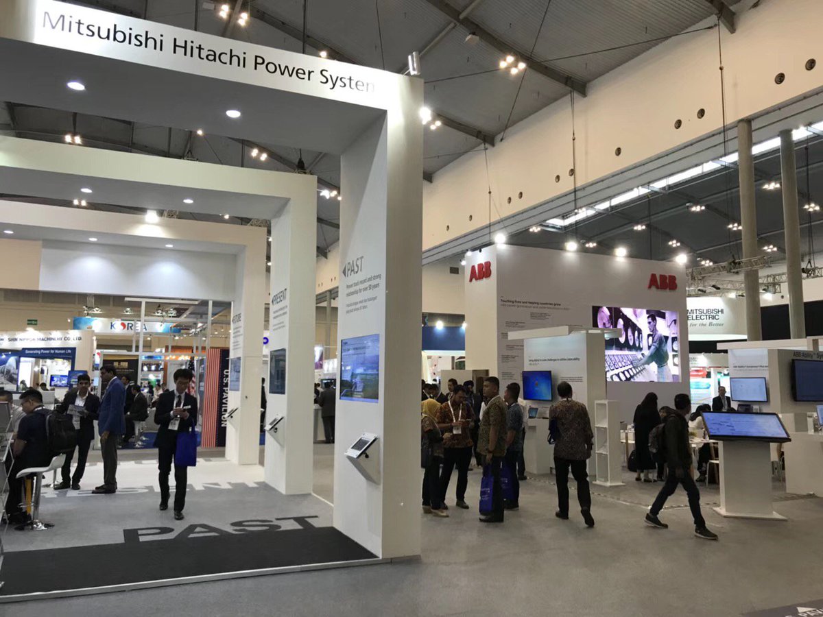 GELGreenElement's tweet photo. Mr.Colin Tam, co-chair of Green Element Foundation, is about to chair a conference session on 20th Sep in @powergenasia . Looking forward to more innovative ideas about digitalization of green energy development. https://t.co/9TkDWRa45F