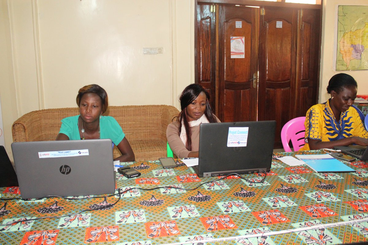 internewsrca's tweet photo. Une dizaine de femmes professionnelles des médias sensibilisées ce 18 septembre 2018 sur l’importance des médias sociaux par l’ONG Internews à Bangui.@internewsrca #ProjetConnect #Centrafrique https://t.co/9PdDOVpcwe