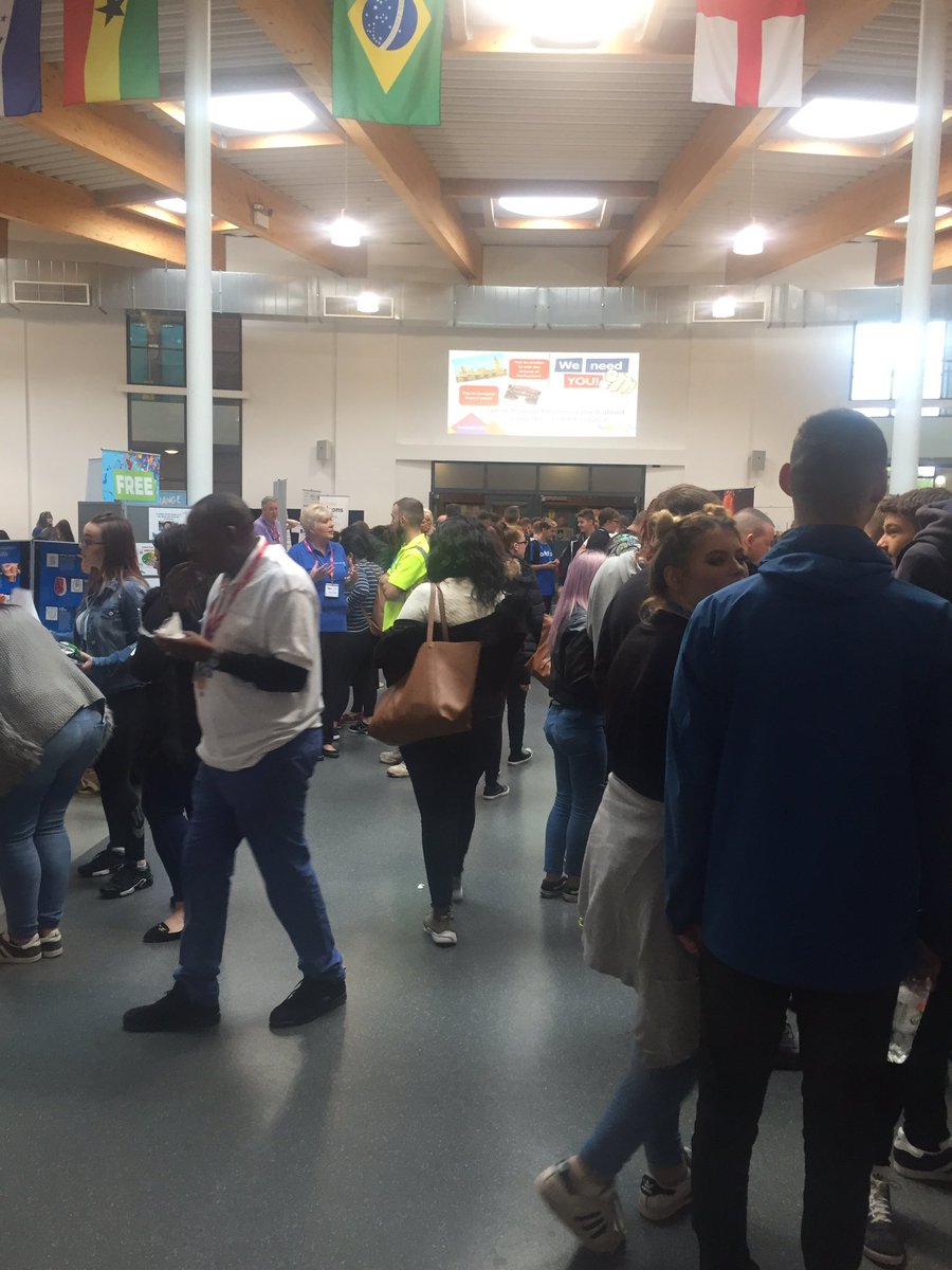 wvrcollege's tweet image. Fresher&apos;s is on! Come and have a look in the crescent at #Warrington campus. 👀 #freshers2018