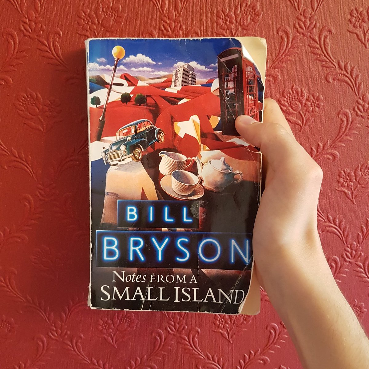 RUWritersGuild's tweet photo. Our #whatimreading is brought to us today by our President @JoshECoombes
"A fascinating view of Britain through the eyes of an American" https://t.co/16muhiXg7A