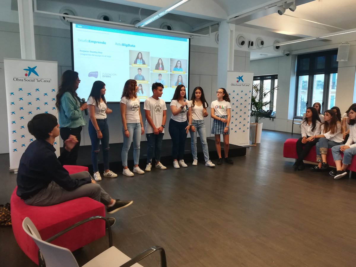 Educaixa's tweet photo. ¿Qué pasa cuando unimos el análisis de datos masivos #BigData con proyectos del #DesafíoEmprende de carácter innovador, social o ecológico? Que surgen proyectos responsables para hacer frente a los principales retos de S. XXI ¡Enhorabuena equipos! https://t.co/9cWFfFMGSK