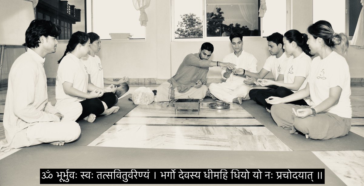 AatmYogashala's tweet photo. ॐ भूर्भुवः स्वः
तत्सवितुर्वरेण्यं ।
भर्गो देवस्य धीमहि
धियो यो नः प्रचोदयात् ॥
#100houryogateachertrainingcourse
#200houryogateachertrainingcourse
#300houryogateachertrainingcourse
#yogattcinrishikesh #intensivecourses #aatmyogashala
https://t.co/ZTSdpg70Yu https://t.co/eC3FvRijtf