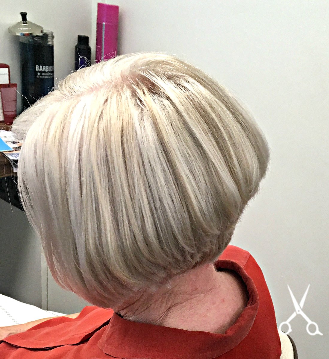 TheSalonGL6's tweet photo. One happy client! Full head bleach on our lovely lady today!
Which means one happy Becky! If you know Becky you know bleach is her favourite! 💁🏼♀️😍
#epsaph #hair #hairdyeph #epsa #verdon #blondehair #hairbleaching #haircolorph #haircolormanila #hairbleachph https://t.co/UcEPeyqJ21