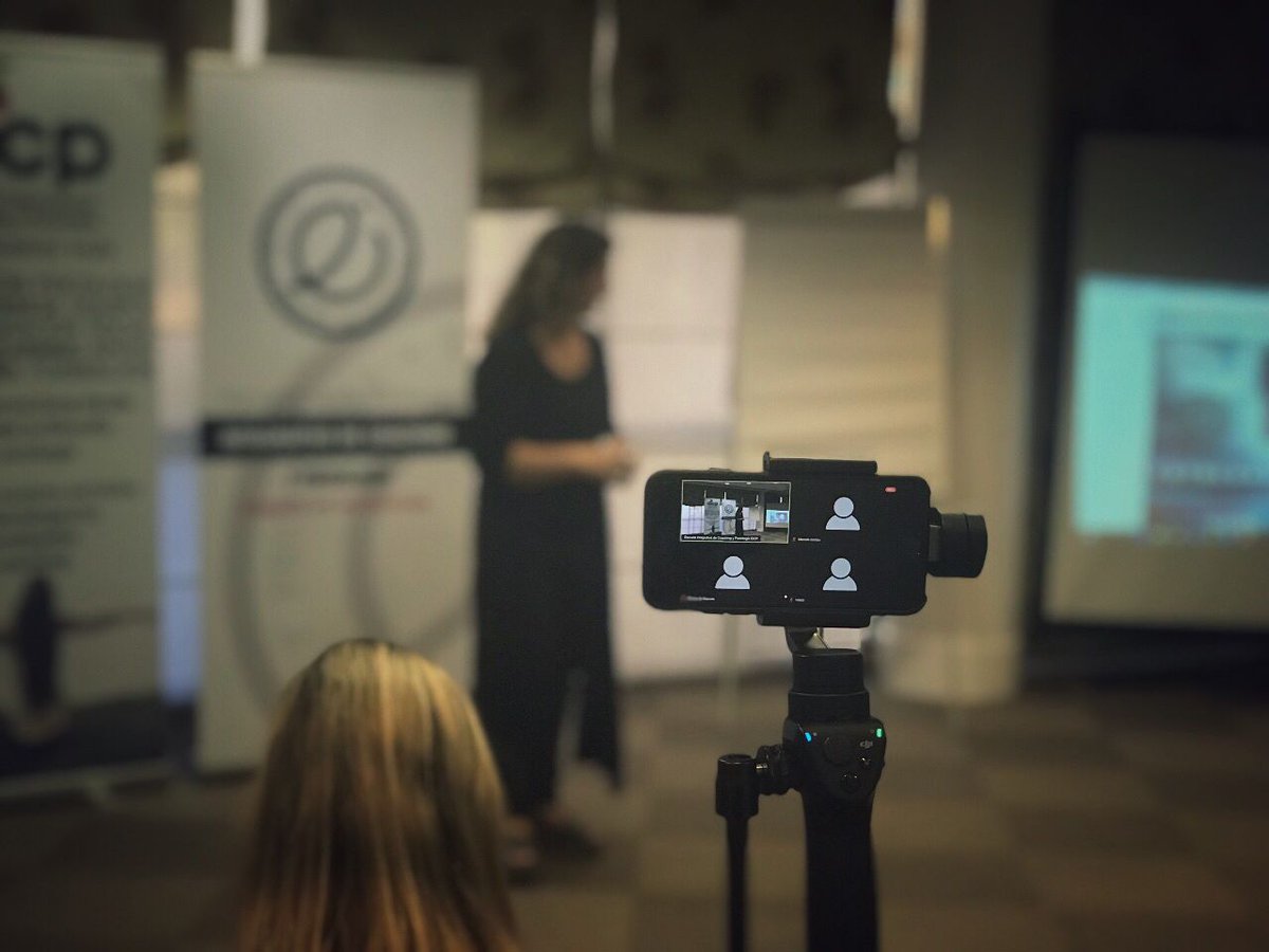 ElenaDapra's tweet photo. No puedo estar más agradecida a la #SemanadelCoaching por haberme dado la oportunidad de dar la Conferencia sobre #Fotocoaching para EICP en la que tanto disfruté y compartí aquello que amo hacer. Aquí una instantánea ¡GRACIAS!
#coaching #amoloquehago #sinfotonopuedoestar https://t.co/klFSmDNtfr