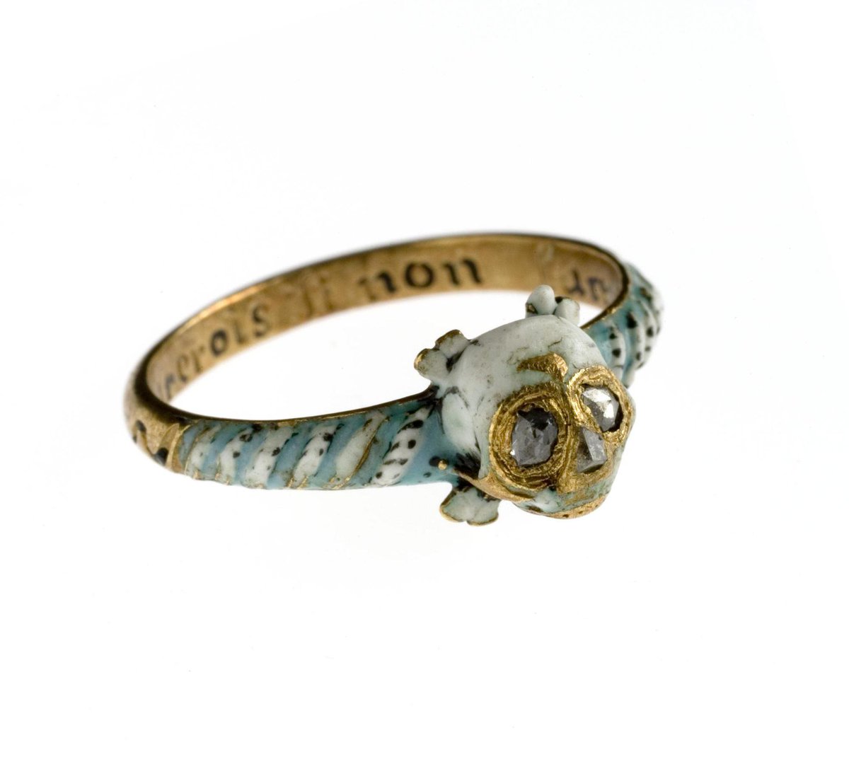 NtlMuseumsScot's tweet photo. AARRRR ye celebratin' #TalkLikeAPirateDay? ☠️

Ye best be lookin' the part with this mighty fine gold and diamond ring decorated with skull and crossbones (probably English, 17th century): https://t.co/H7hxOgeeku https://t.co/2DrI2EPPom