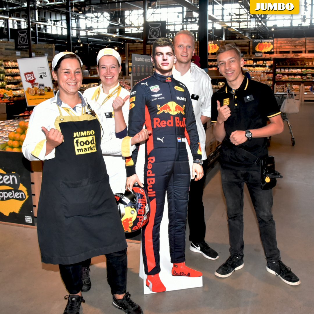 JumboSupermarkt's tweet photo. Pssst…. Mis het niet! @Max33Verstappen brengt rond 13.30 uur een flitsbezoek aan de nieuwe Jumbo Foodmarkt Groningen en de Max Verstappen Pop-up Store. Ben jij erbij? #hallojumbo https://t.co/0JPHQE9dmE