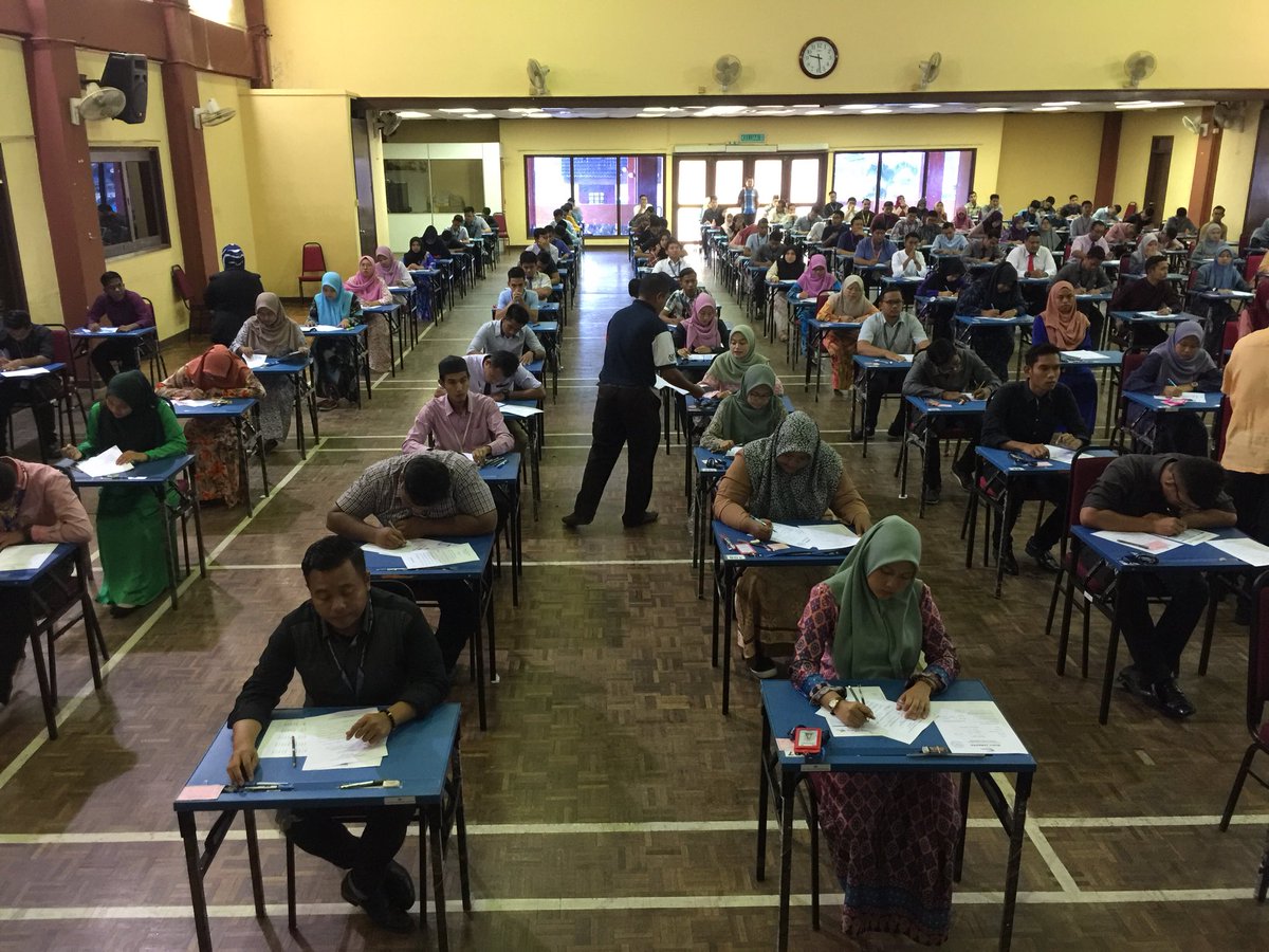 ipserdang's tweet photo. 18-20/9 Sesi Peperiksaan Akhir oleh 158 org pelajar Semester III, 2017/2019 Program Sijil Pertanian. Selamat Maju Jaya kepada semua pelajar IPSerdang.
@PSM_DOA 
@myDOA_HQ 
@blkpmoa 
@moaMalaysia 
@JHarizan 
@msallehhuddin 
@simtzetzin 
@MyDSA_official https://t.co/jzvyOkqXYT