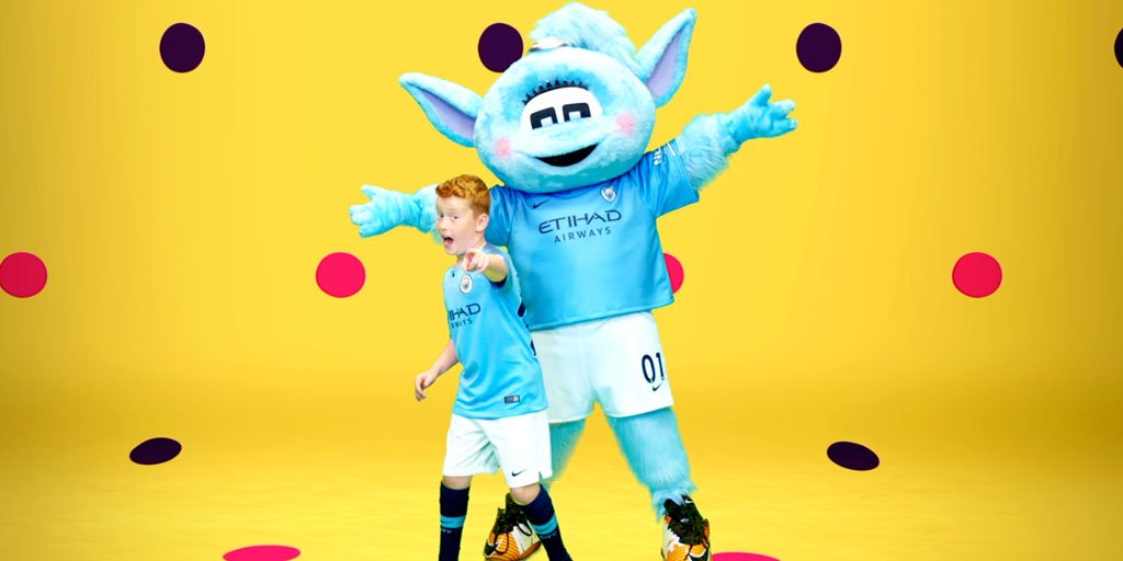 ⚽️Love football? Teach maths at KS2 or 2nd Level? Join #bbclivelessons for a #SuperMovers maths lesson all about shapes and spaces, live from <a href="/ManCity/">Manchester City</a> at 2pm today ➡️

bbc.in/2NgejlA