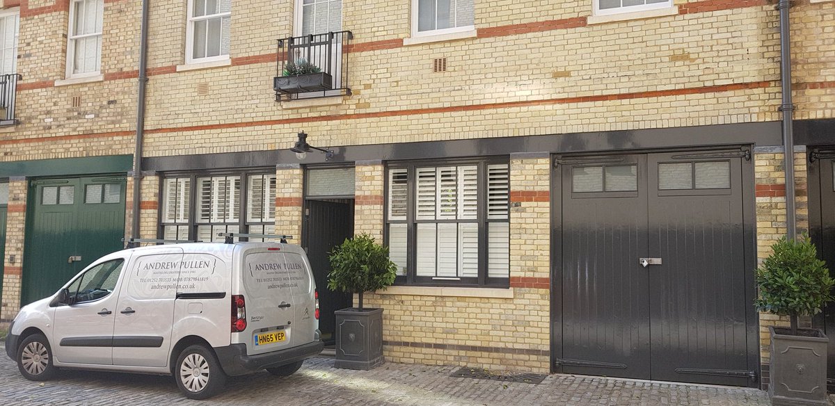 DecoratorAndy's tweet photo. Another day in Belgravia #masterDecorator https://t.co/oOdKOdeR43 #london https://t.co/SaTk16FFvs