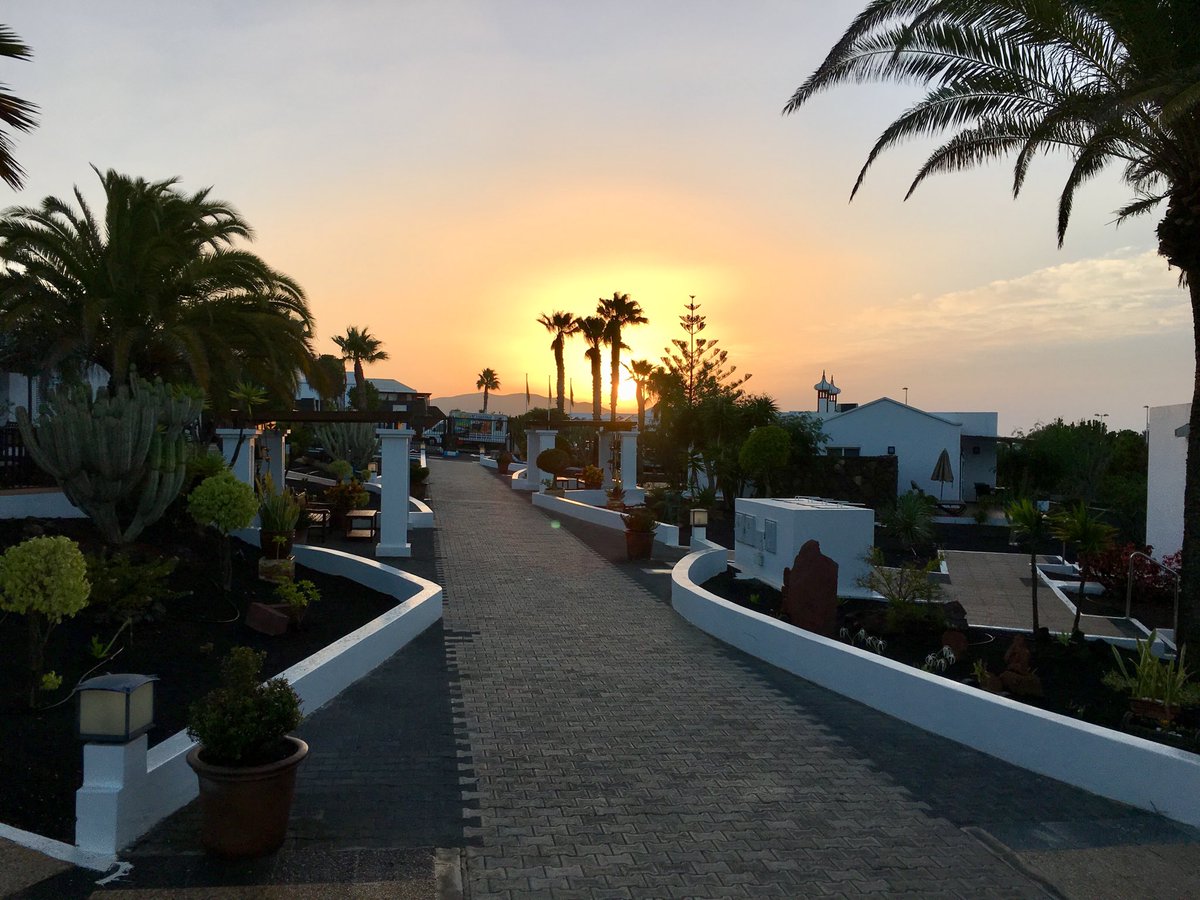 BarreroMiranda's tweet photo. Sunrise at #JardinesDelSol another day in paradise. 😉 https://t.co/cCYzMW7ar9