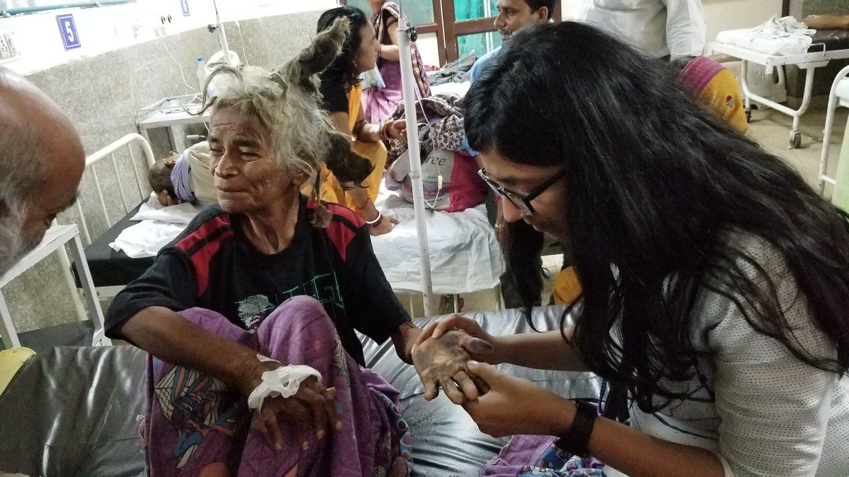 Mantavyanews's tweet image. દિલ્લી : ભાઈ બન્યો હેવાન, બહેનને ૨ વર્ષ સુધી ઘરમાં પૂરી રાખી, ૪ દિવસે એક બ્રેડનો ટુકડો આપતો હતો ખાવા
#Mantavyanews #Brothe #Wife #Women #Hold #Captive #With #No #Food
Read: buff.ly/2plSClQ