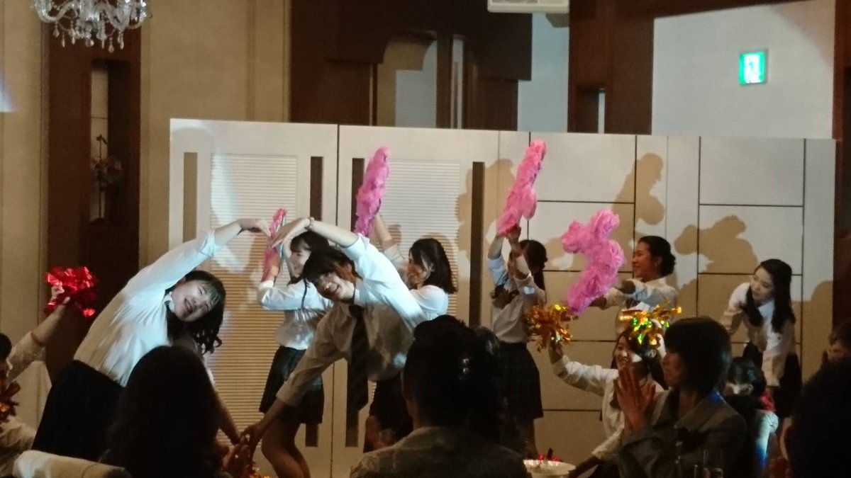 technos_airtra's tweet photo. #エアトラ #ブライダル科 13期、2年生の #模擬披露宴 #エアトラウェディング 実況中継✨
今日の為にずっと練習してきた1年生の余興💃🕺
みんな、一生懸命練習した分笑顔で頑張っていました\(//∇//)\
#TMC #2TMC #立川グランドホテル #音響芸術科 #放送芸術科 https://t.co/oRxvlVITPl