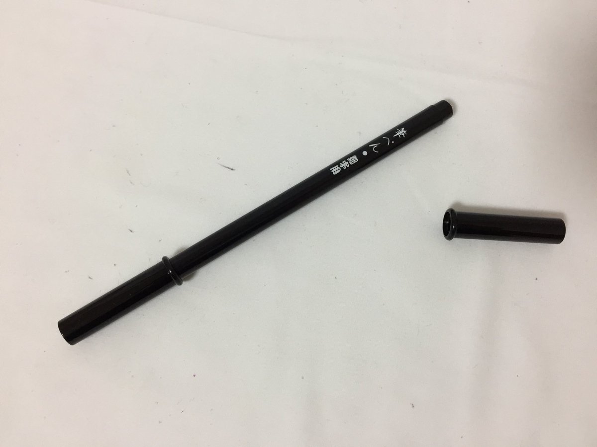 Kay ペン回しのプロ ダイソー製ののこの筆ペン双頭にするだけでめちゃくちゃ回しやすいんだけどみんなどんな改造してるんかな T Co Uc40l4qsae Twitter