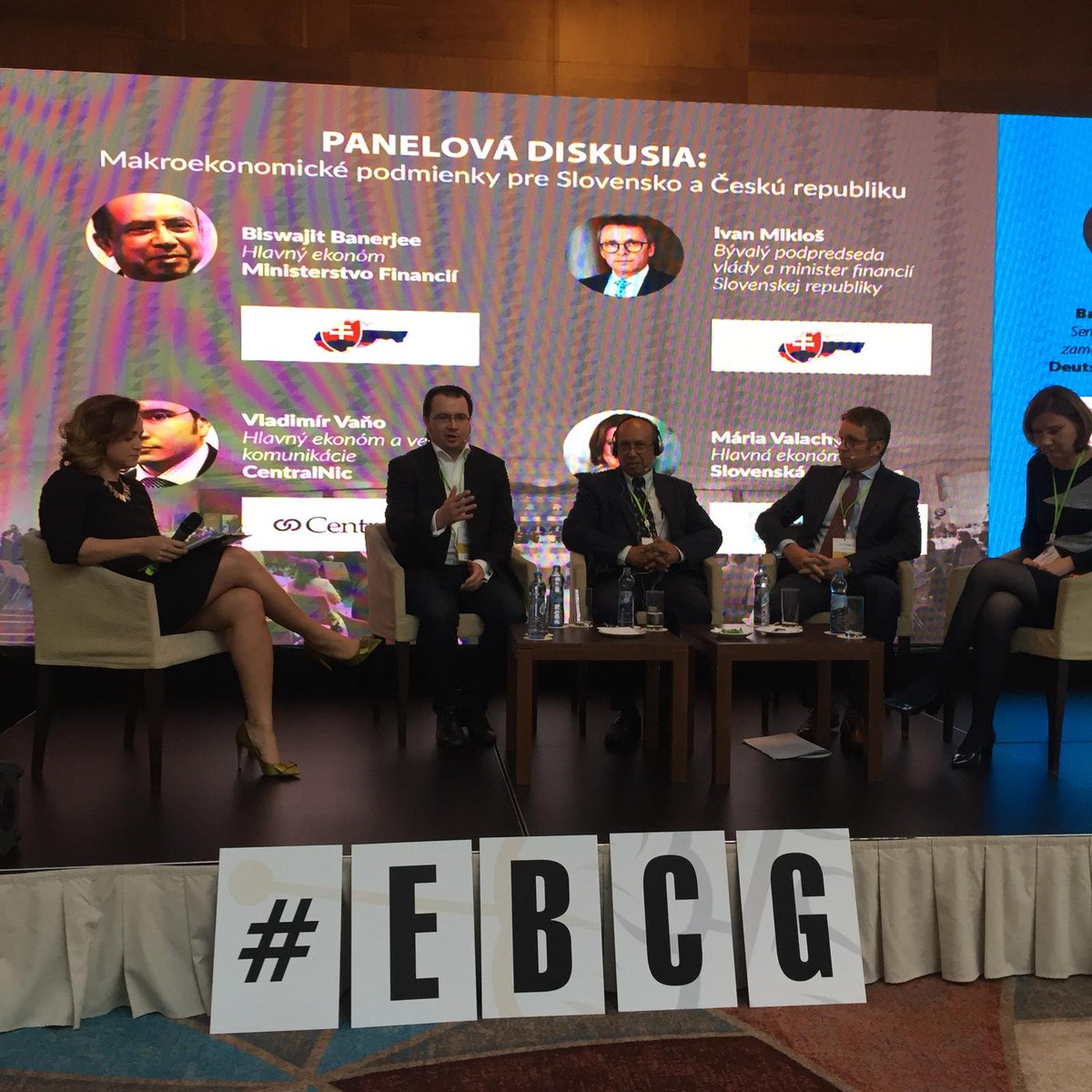 EBCG_Events's tweet photo. #cfoforumsk #ebcg @EBCG_CFO Teraz diskutujeme na tému Makroekonomické podmienky pre Slovensko a Českú republiku s Biswajit Banerjee, Ivan Mikloš, Vladimír Vaño, Mária Valachyová https://t.co/no3NZJFfSx