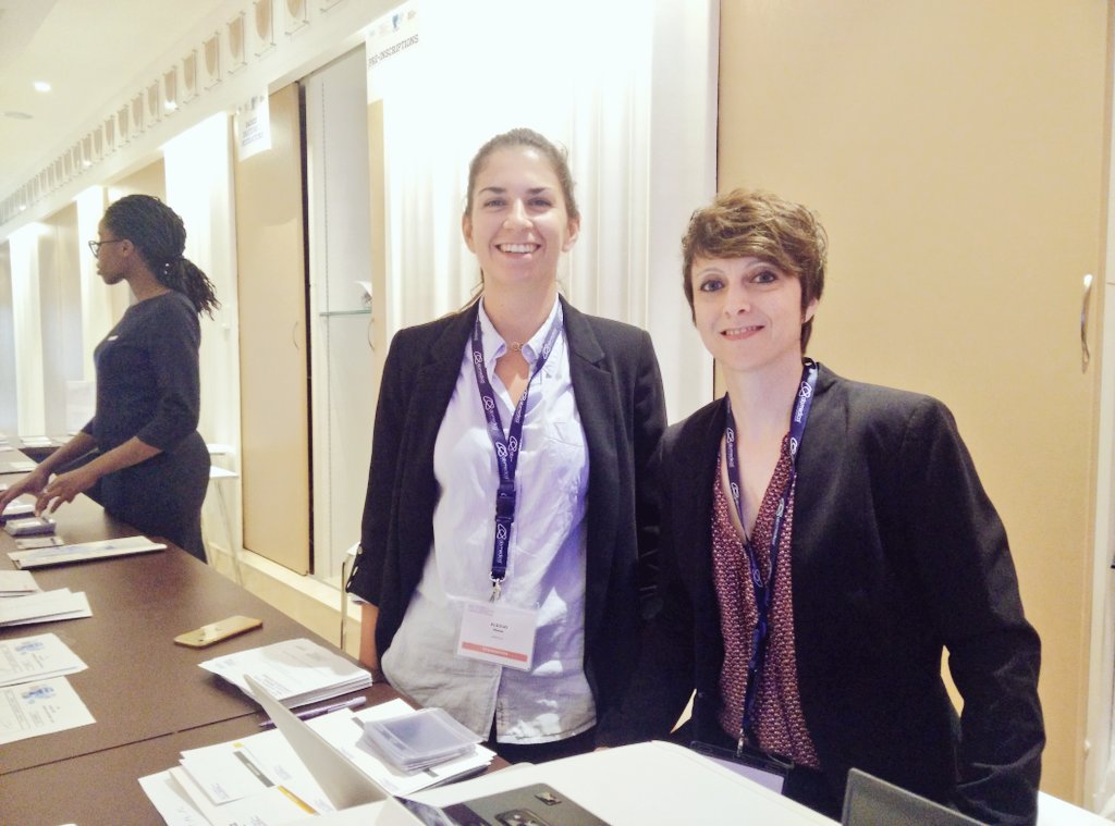 ComnCo's tweet photo. Manon et Marie vous attendent à l'accueil du congrès #SCGP2018 ! Suivez @SCGP_officiel ! https://t.co/sKZGHmPKyH