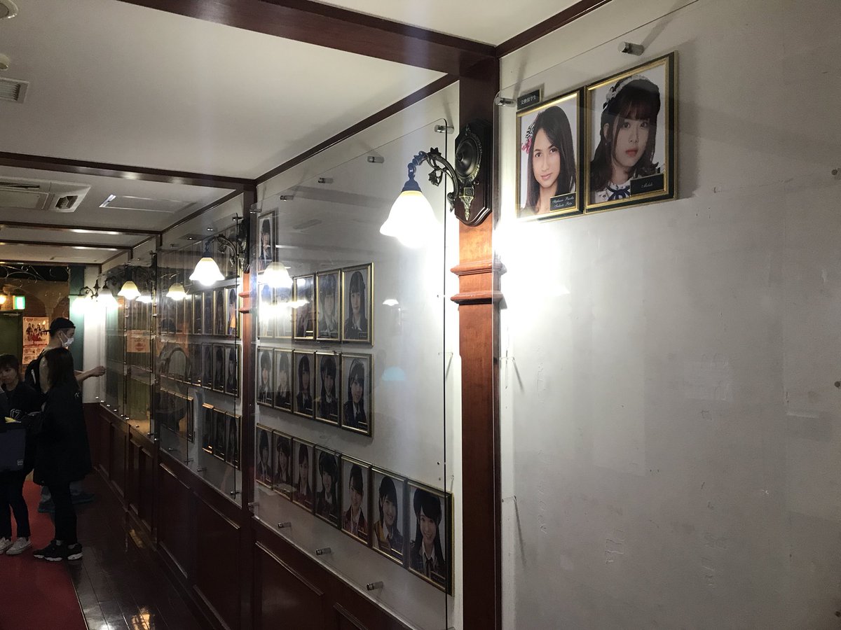 akaguma's tweet photo. BNK48のモバイルの写真がAKB48劇場に掲示されてる!😭
มีรูปโปรไฟล์ของโมบายล์ที่เธียเตอร์ AKB48!! 😭
#MobileBNK48 #MobileinJapan #BNK48 #AKB48 https://t.co/Ososbe5xmq